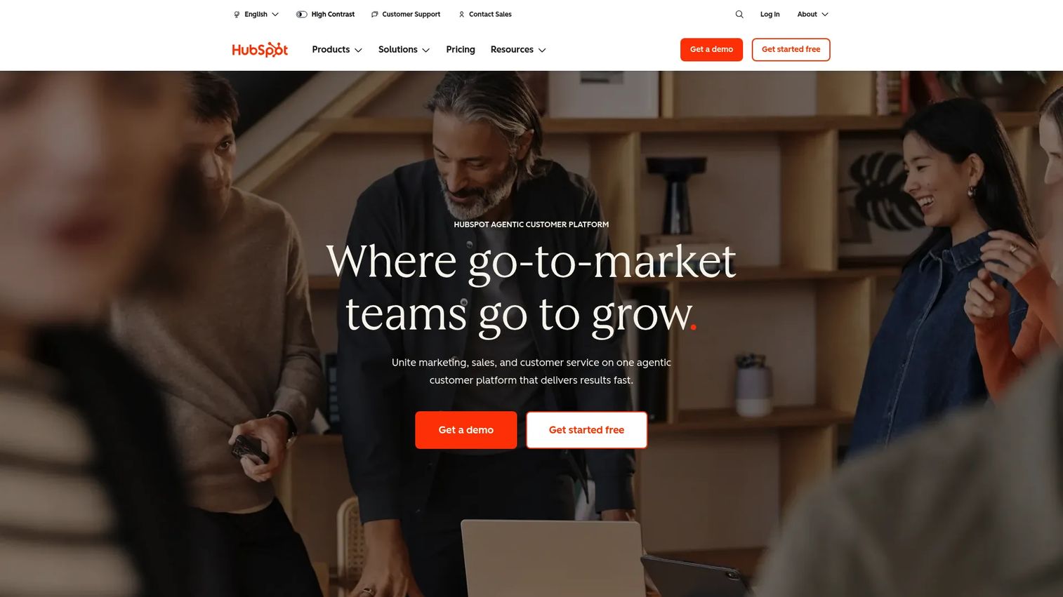 HubSpot customer platform and CRM